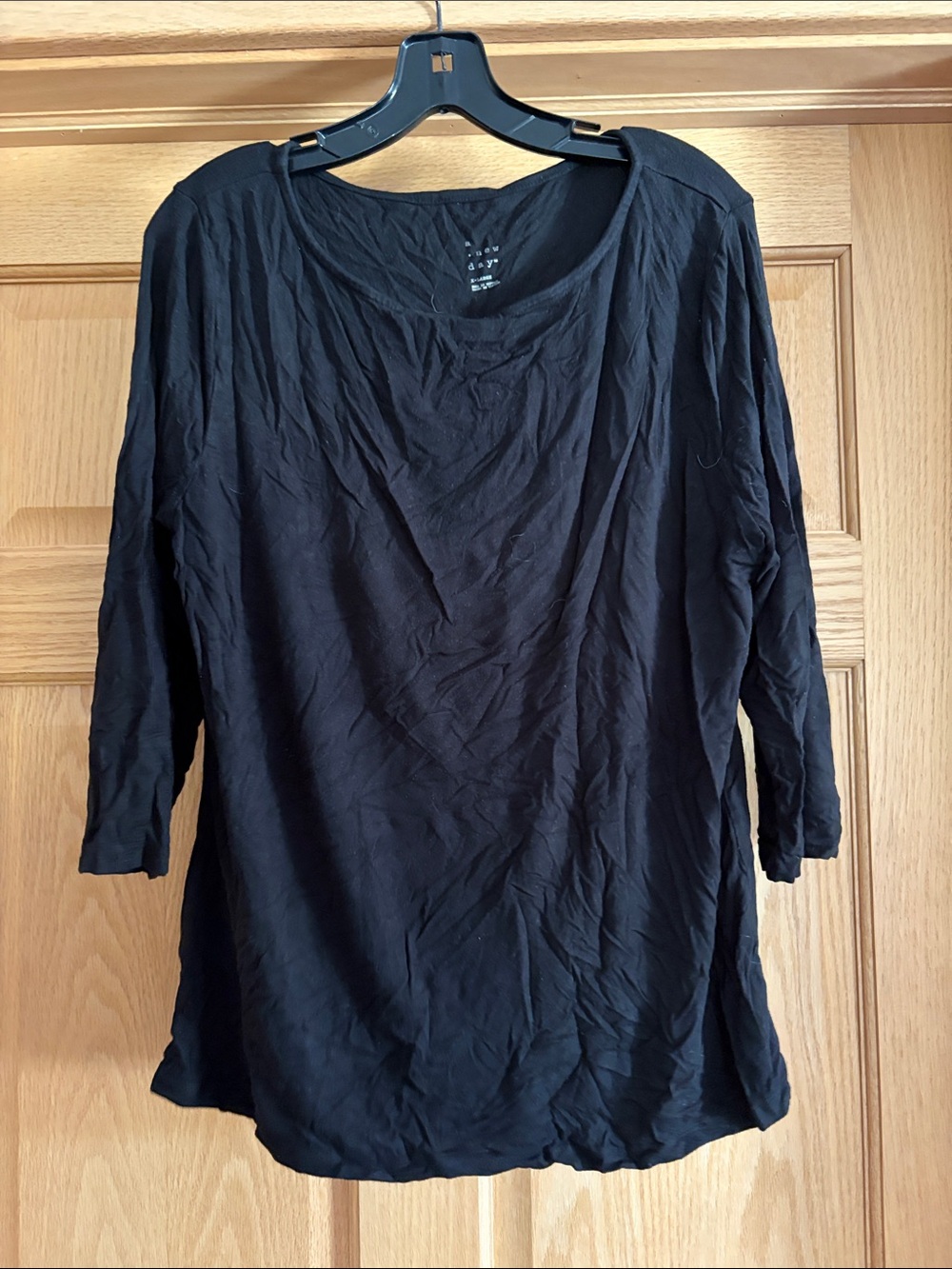 Black Women's Scoop Neck Long Sleeve Top